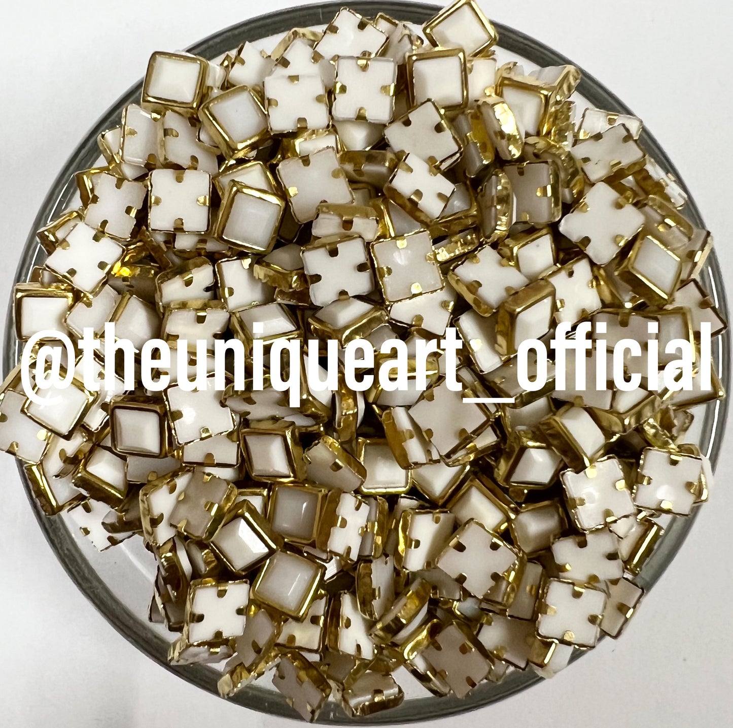 White 4x4mm