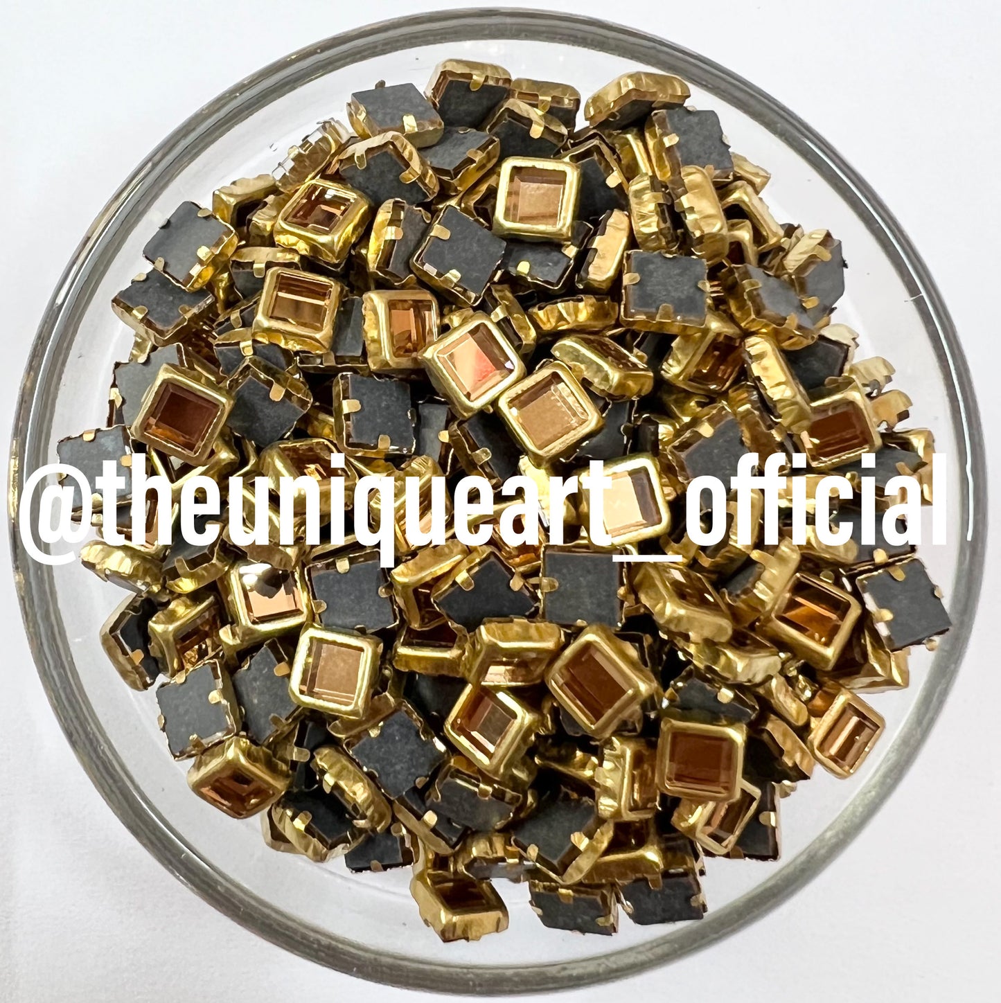 Square 4x4mm Golden Glossy