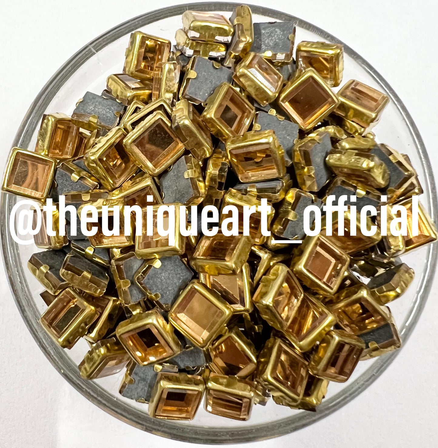 Square 6x6mm Golden Glossy