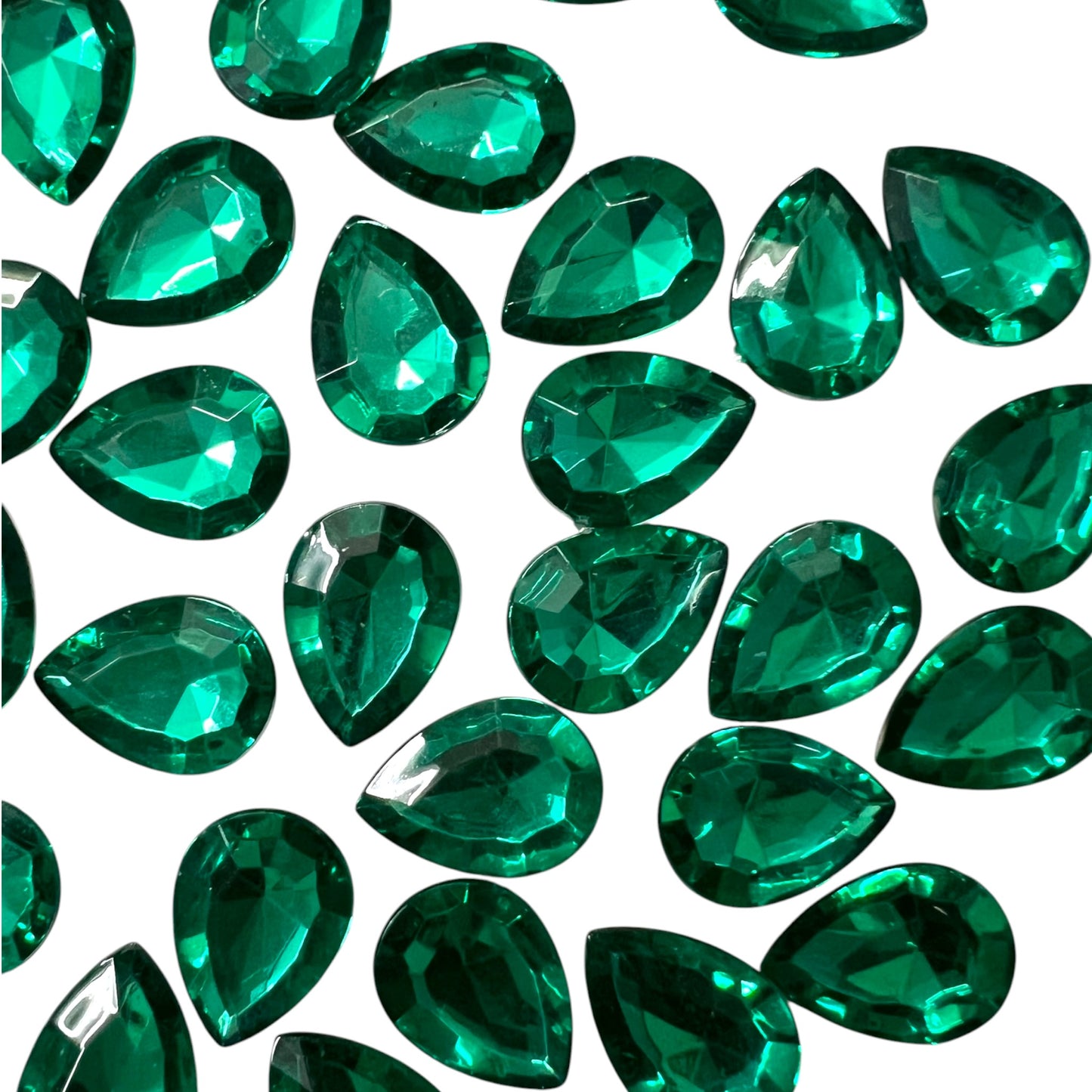 Pack of faceted rama green 10x14mm oval acrylic stone beads with shiny crystal-cut edges for jewelry making and craft projects